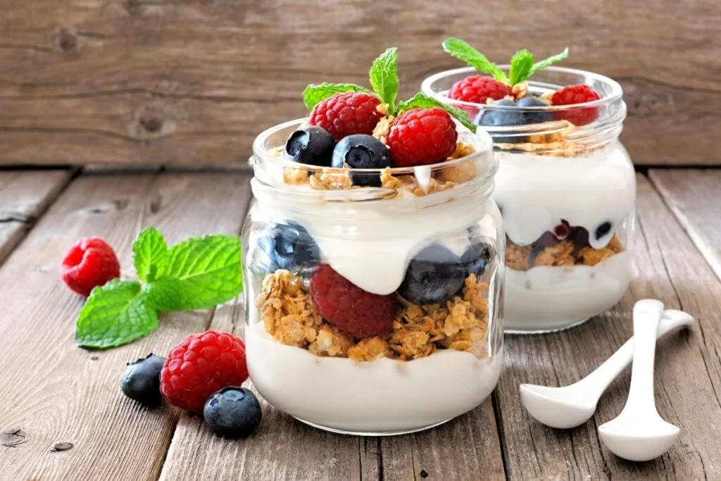 easy breakfast - Fruit and Yogurt Parfait